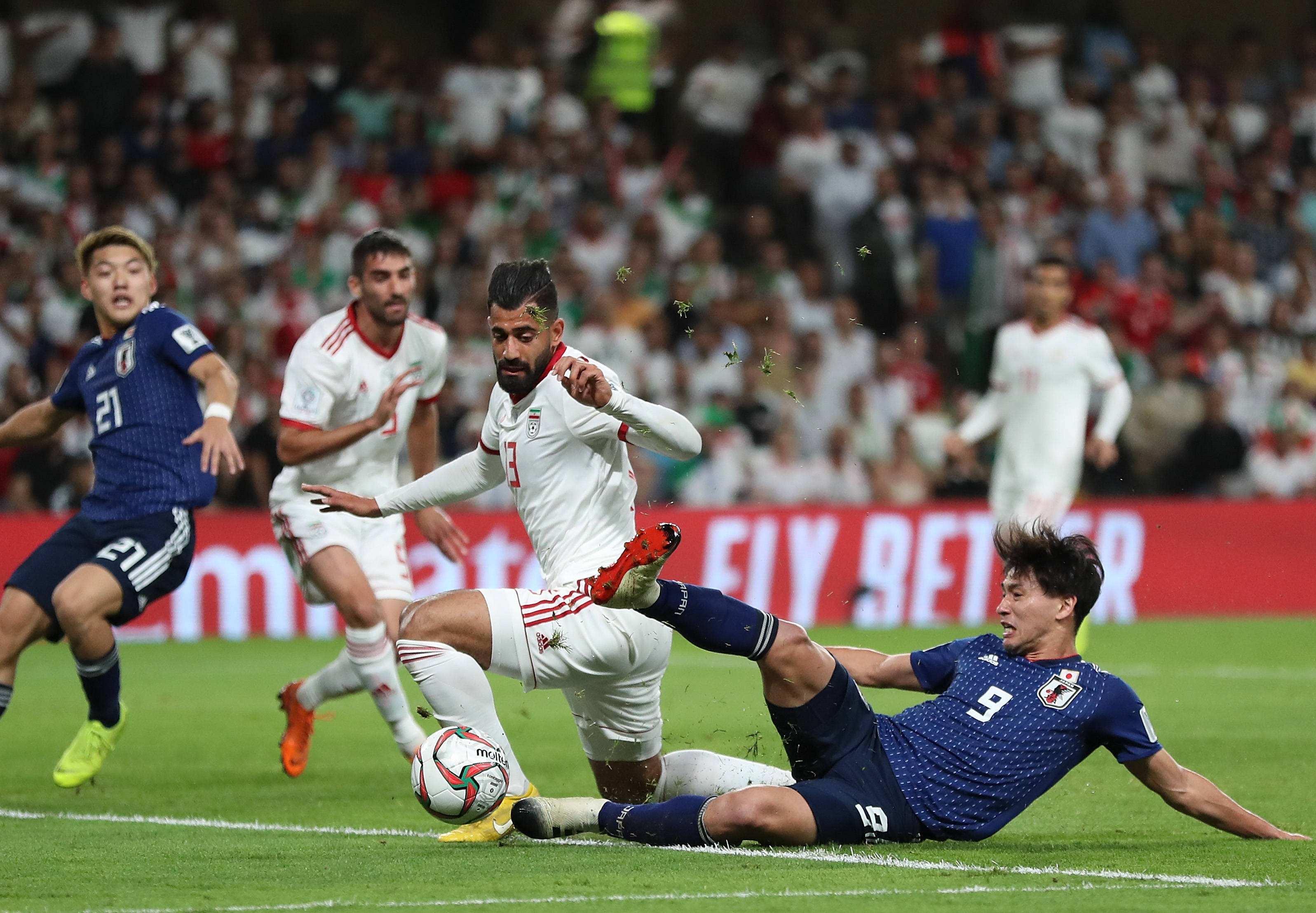 二八杠-关于足球热血沸腾！国际赛场上演精彩较量的信息